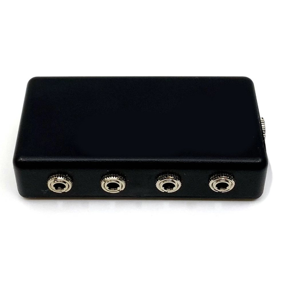 Splitter with four 3.5mm mono or stereo outputs and one 3.5mm mono or stereo input Questions & Answers